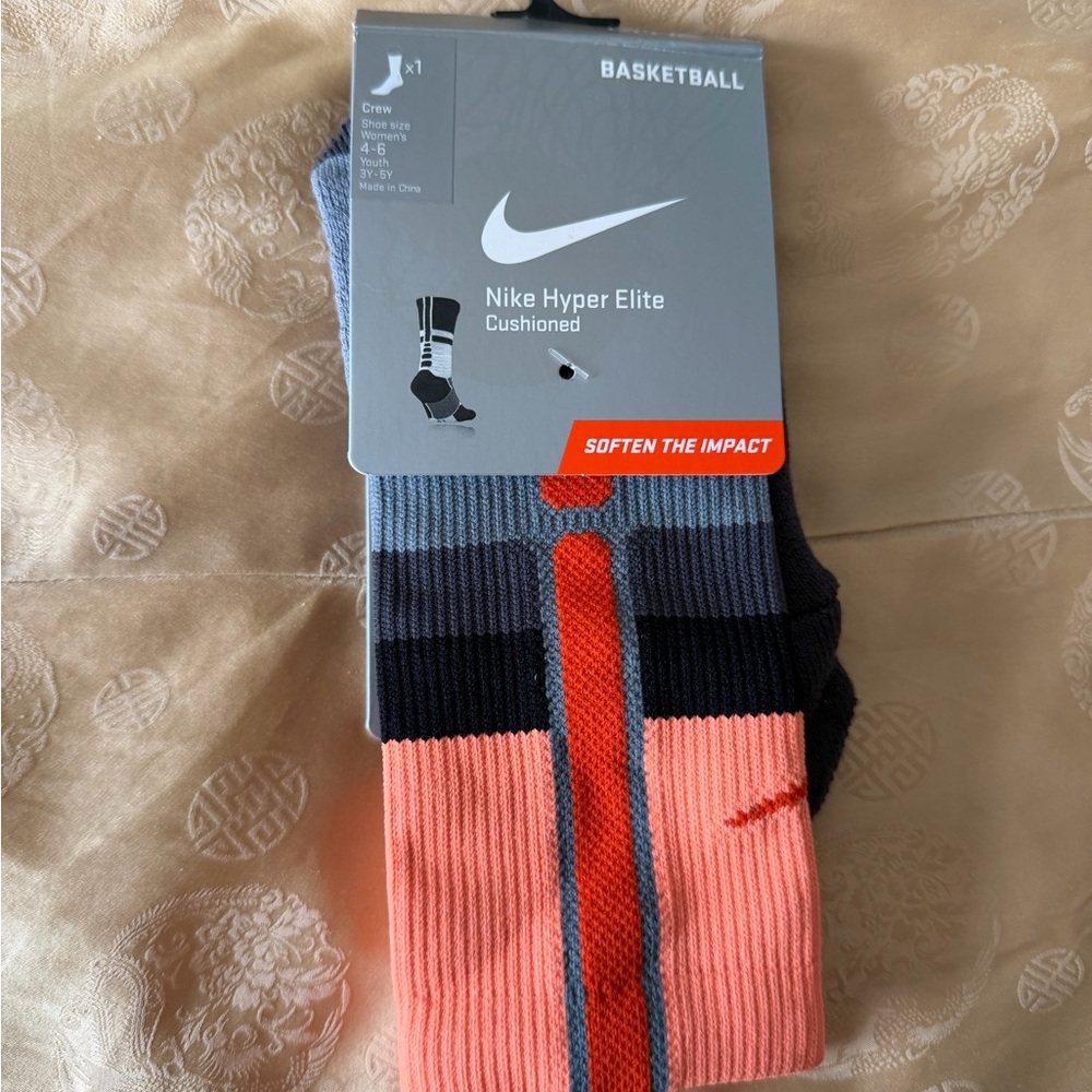 Nike Hyper Elite Cushioned Crew Socks - Coral/Gray/Black